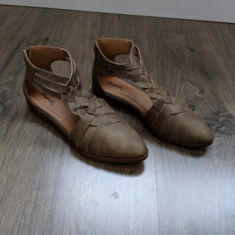 Taupe cross cross flats